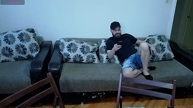 Snapshot of JohnnyStepBro chatting on July 13, 5:05 pm JohnnyStepBro online show from July 13, 5:05 pm