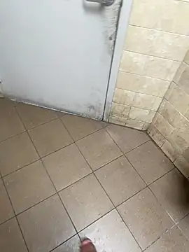 Snapshot of zeekBbc chatting on April 6, 5:36 pm zeekBbc online show from April 6, 5:36 pm