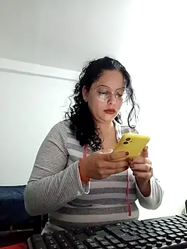 babyluna939 online show from May 1, 11:42 pm