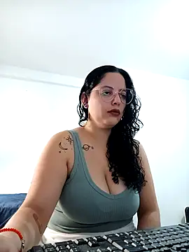 babyluna939 online show from May 2, 4:34 pm