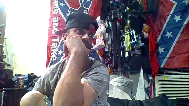 Snapshot of slinginbigD chatting on October 12, 11:09 am slinginbigD online show from October 12, 11:09 am