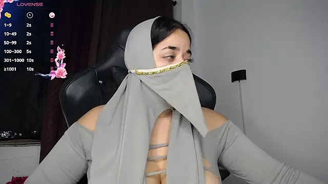 Snapshot of janna_isa chatting on February 9, 6:58 pm janna isa online show from February 9, 6:58 pm