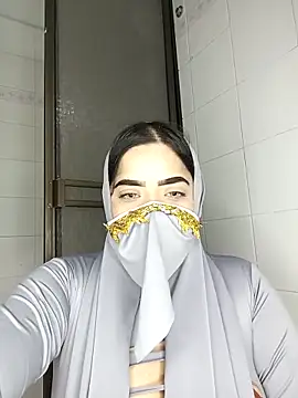 Snapshot of janna_isa chatting on March 10, 10:24 pm janna isa online show from March 10, 10:24 pm