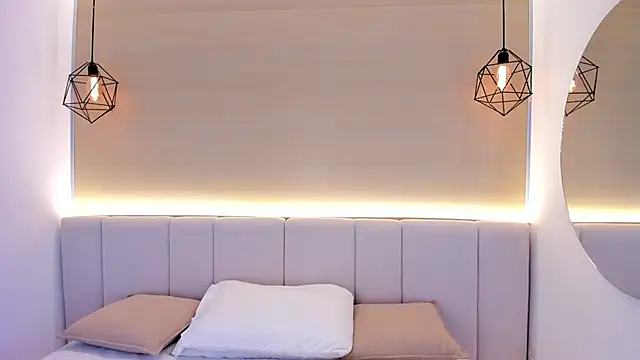 Snapshot of valerysantos_ chatting on February 14, 12:13 pm valerysantos online show from February 14, 12:13 pm