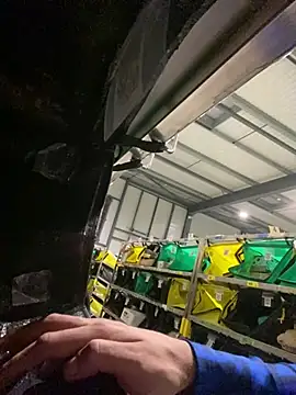 Snapshot of benben190 chatting on February 15, 2:15 am benben190 online show from February 15, 2:15 am