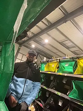 Snapshot of benben190 chatting on March 10, 11:27 pm benben190 online show from March 10, 11:27 pm