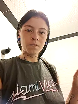 Snapshot of silvana_page_ chatting on December 6, 1:00 pm silvana page online show from December 6, 1:00 pm