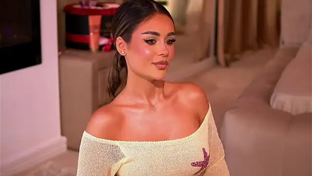 YasmineShaw online show from November 12, 11:58 pm