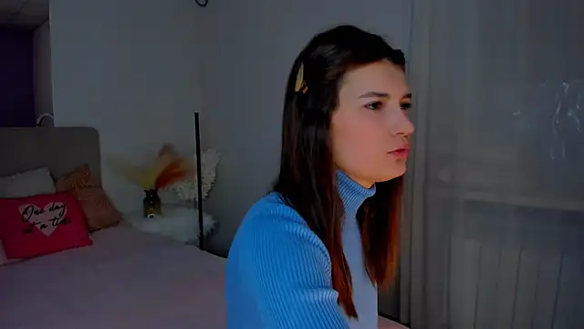 Snapshot of Laura_Leee chatting on February 9, 6:22 am Laura Leee online show from February 9, 6:22 am
