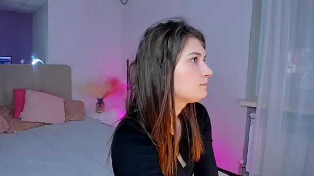 Snapshot of Laura_Leee chatting on March 14, 6:21 am Laura Leee online show from March 14, 6:21 am