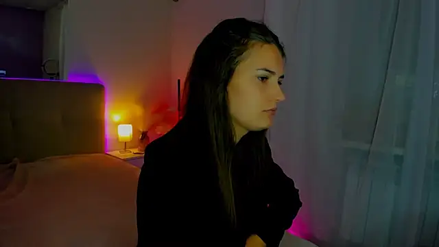 Snapshot of Laura_Leee chatting on September 14, 5:17 am Laura Leee online show from September 14, 5:17 am