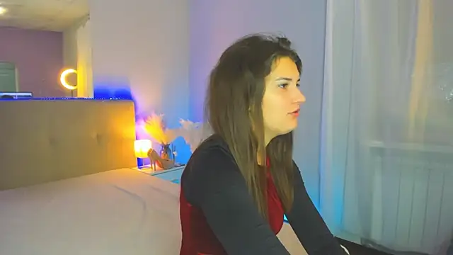 Snapshot of Laura_Leee chatting on November 22, 6:23 am Laura Leee online show from November 22, 6:23 am