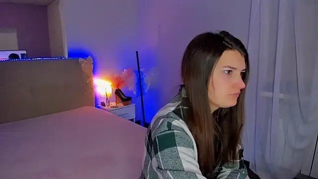 Snapshot of Laura_Leee chatting on February 11, 6:07 am Laura Leee online show from February 11, 6:07 am