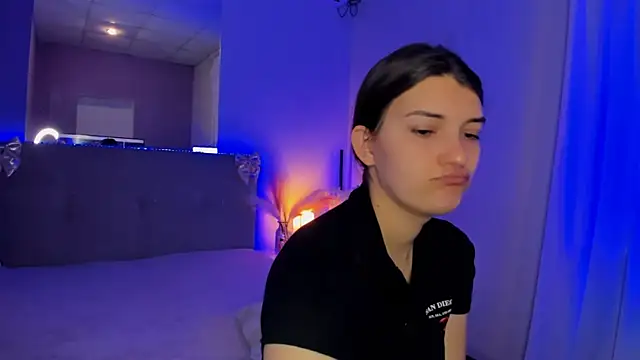 Laura Leee online show from May 10, 5:34 am