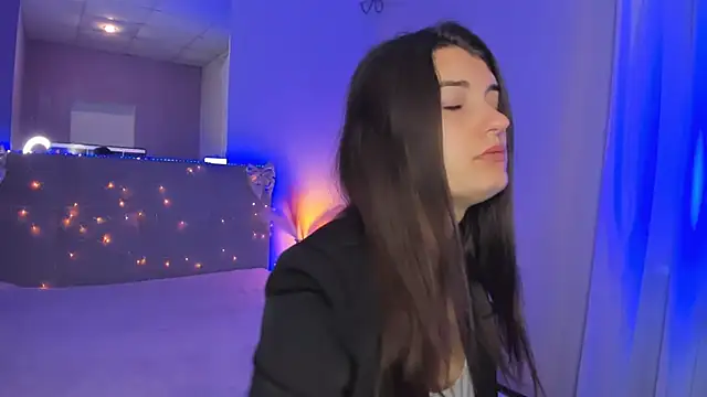 Laura Leee online show from May 15, 4:52 am