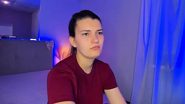 Laura Leee online show from May 19, 4:52 am