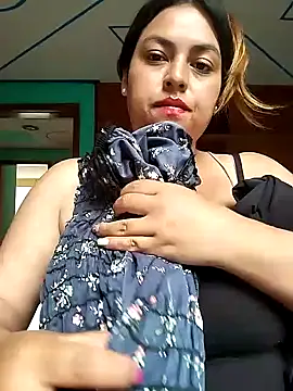 DULCE  26 online show from February 6, 12:05 pm