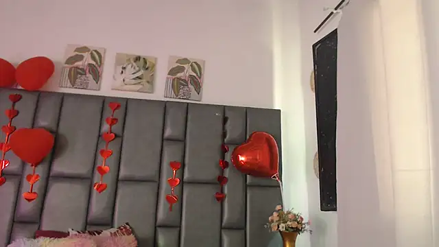 Snapshot of sophiaFoster4u chatting on February 28, 2:31 pm sophiaFoster4u online show from February 28, 2:31 pm