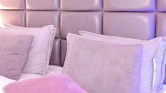 SpicySugar  online show from November 1, 7:05 pm