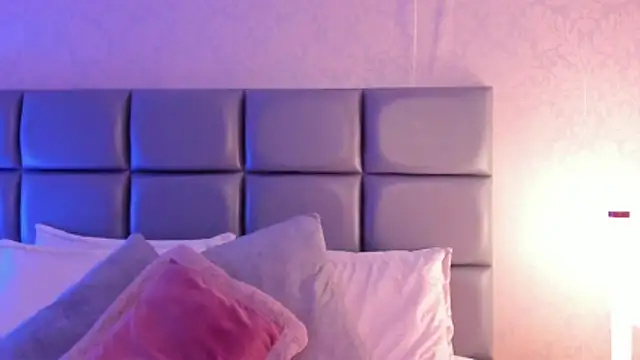 Snapshot of SpicySugar_ chatting on April 6, 8:10 pm SpicySugar online show from April 6, 8:10 pm