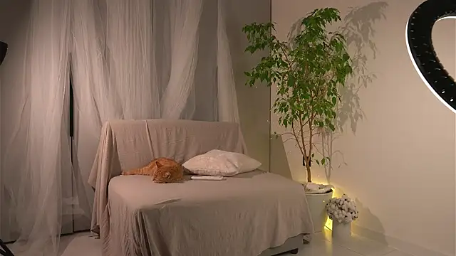 Snapshot of lorrie_love_story chatting on November 24, 11:21 am lorrie love story online show from November 24, 11:21 am