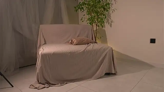 Snapshot of lorrie_love_story chatting on November 25, 9:31 am lorrie love story online show from November 25, 9:31 am