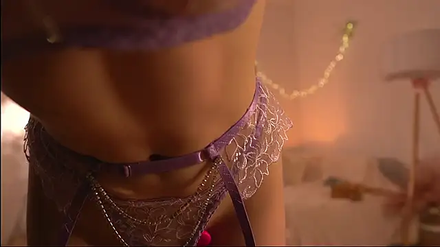 Snapshot of lorrie_love_story chatting on February 13, 10:00 am lorrie love story online show from February 13, 10:00 am