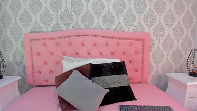 martina rivera  online show from October 2, 12:12 pm