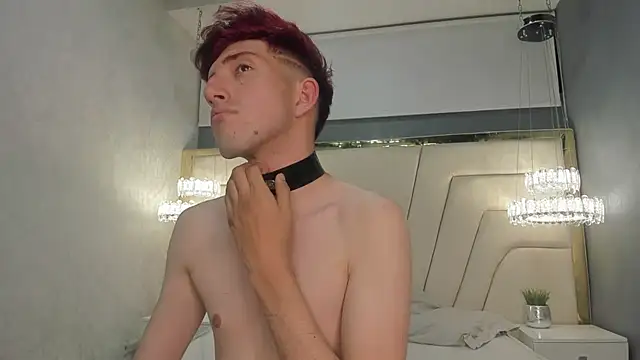 Un Slutty online show from December 28, 12:47 am