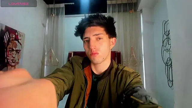 Un Slutty online show from February 17, 7:31 pm