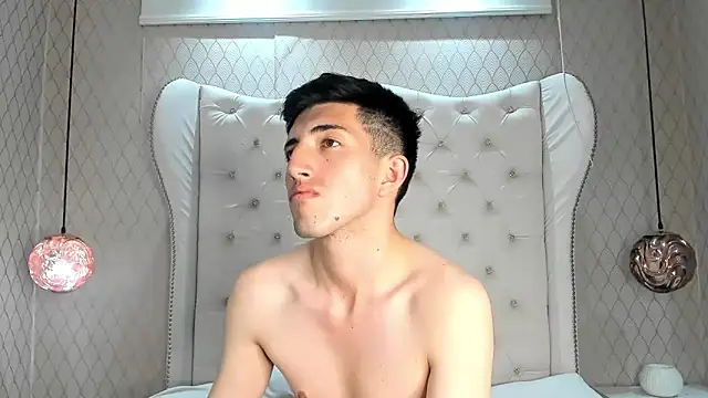 Un Slutty online show from March 17, 12:52 am