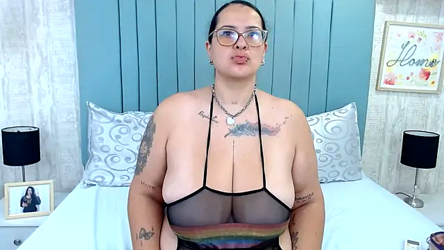 KarllaWalker online show from May 10, 11:37 am