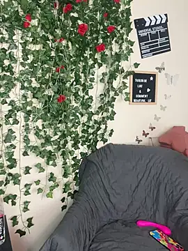 butterflybootyy online show from February 25, 11:55 pm