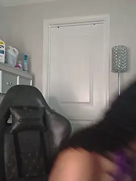 butterflybootyy online show from May 23, 1:15 pm