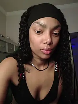 butterflybootyy online show from August 6, 2:35 am