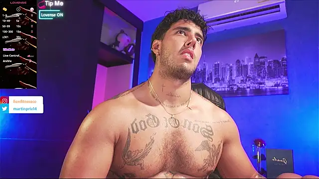 JACOB MARTINS online show from December 17, 7:53 pm