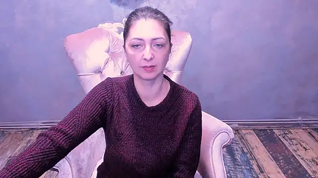 DivinSandra online show from March 18, 5:43 am
