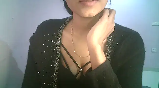 Snapshot of Aaisha_urs chatting on January 21, 3:26 am Aaisha urs online show from January 21, 3:26 am