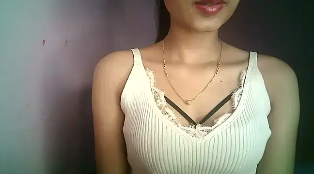 Snapshot of Aaisha_urs chatting on January 29, 8:08 am Aaisha urs online show from January 29, 8:08 am