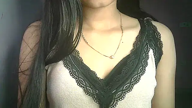 Snapshot of Aaisha_urs chatting on February 7, 11:34 am Aaisha urs online show from February 7, 11:34 am