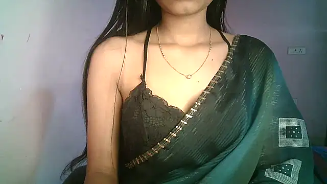 Snapshot of Aaisha_urs chatting on February 8, 6:01 am Aaisha urs online show from February 8, 6:01 am