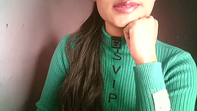 Snapshot of Aaisha_urs chatting on February 9, 5:33 pm Aaisha urs online show from February 9, 5:33 pm