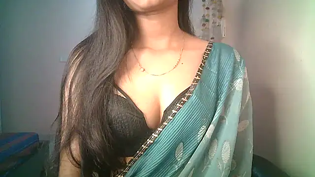 Snapshot of Aaisha_urs chatting on February 19, 10:42 pm Aaisha urs online show from February 19, 10:42 pm