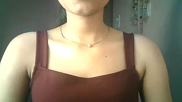 Snapshot of Aaisha_urs chatting on March 1, 10:34 am Aaisha urs online show from March 1, 10:34 am