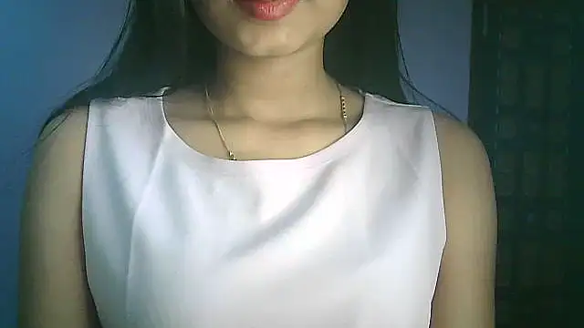 Snapshot of Aaisha_urs chatting on March 5, 3:29 am Aaisha urs online show from March 5, 3:29 am