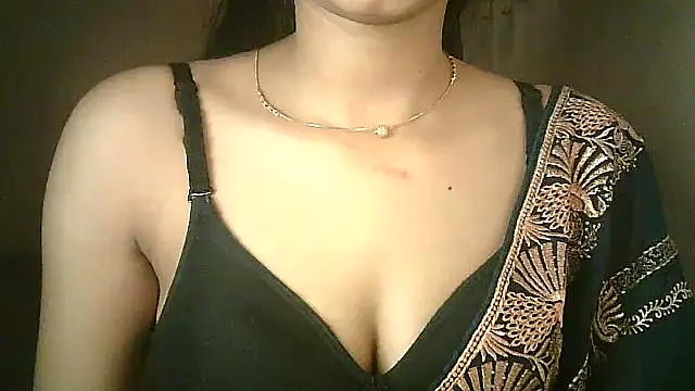 Snapshot of Aaisha_urs chatting on March 10, 1:21 pm Aaisha urs online show from March 10, 1:21 pm