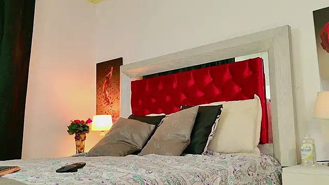 Snapshot of Lizzymontanaa chatting on October 3, 2:41 am Lizzymontanaa online show from October 3, 2:41 am