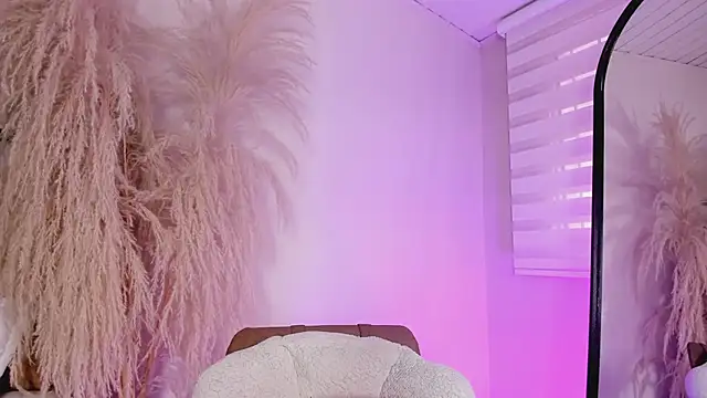 Snapshot of ariana_rosse__ chatting on February 4, 3:36 pm ariana rosse online show from February 4, 3:36 pm