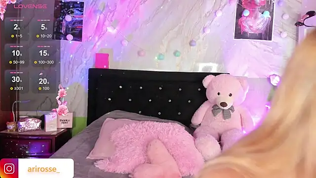 Snapshot of ariana_rosse__ chatting on October 10, 11:09 am ariana rosse online show from October 10, 11:09 am