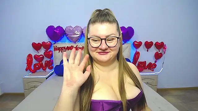 ZannaDreil online show from February 7, 6:45 pm